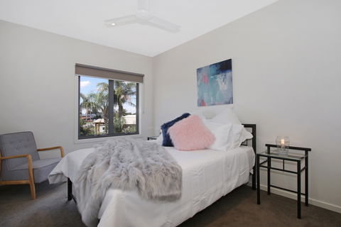 Mulwala Townhouse Two - Redcliffe Tourism 3