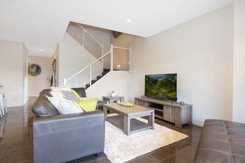 Mulwala Townhouse Two - Redcliffe Tourism 8