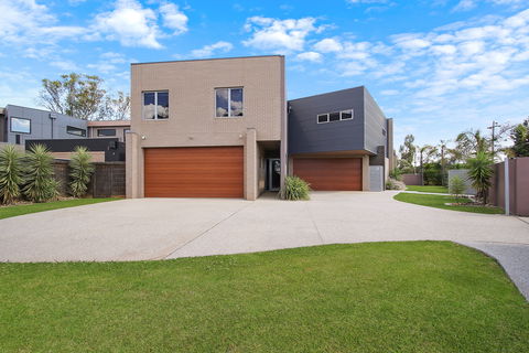 Mulwala Townhouse Two - Redcliffe Tourism 9