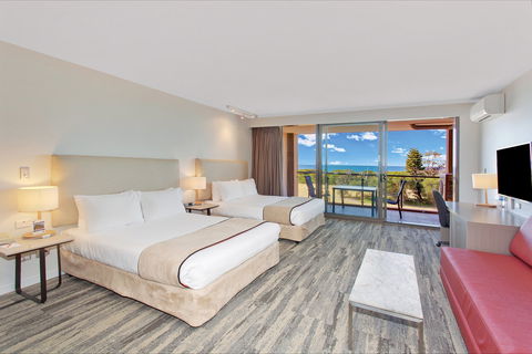 Quality Hotel Sands - Redcliffe Tourism 1