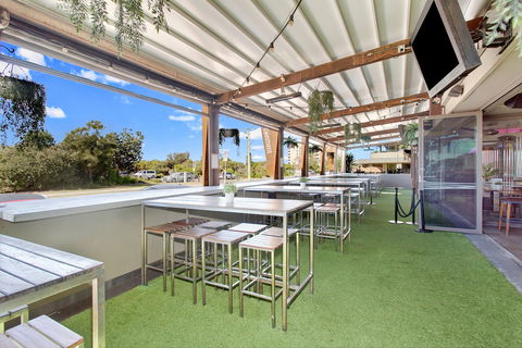 Quality Hotel Sands - Redcliffe Tourism 2