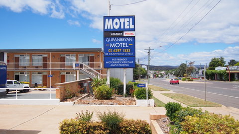 Queanbeyan Motel - Redcliffe Tourism 0
