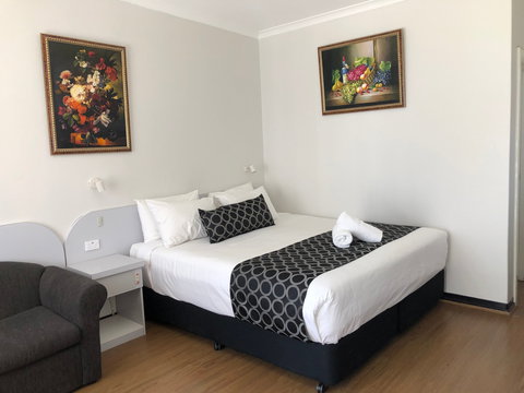 Queanbeyan Motel - Redcliffe Tourism 5