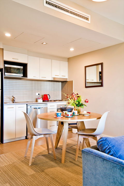 Quest Mascot Apartment - Redcliffe Tourism 5