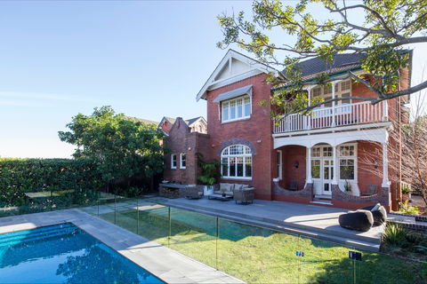 Randwick Manor - Redcliffe Tourism 0