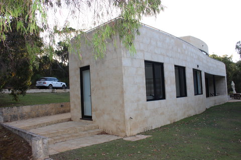 The Summer House - Redcliffe Tourism 2