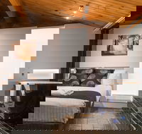 Waterfall Springs Retreat and Wildlife Sanctuary - Redcliffe Tourism