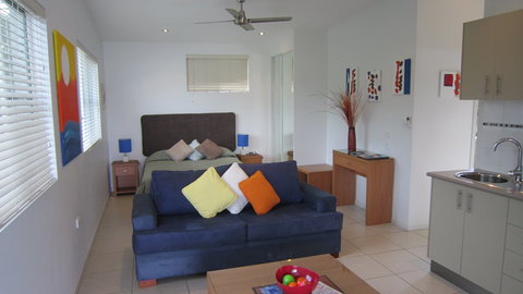 Waterview Airlie Beach - Redcliffe Tourism 1