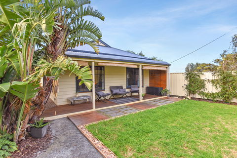 44 Ferguson Road - Quiet And Private And Welcomes Pets - Redcliffe Tourism 1