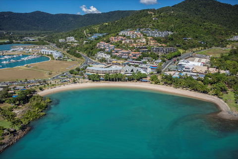 Airlie Beach Hotel - Redcliffe Tourism 0
