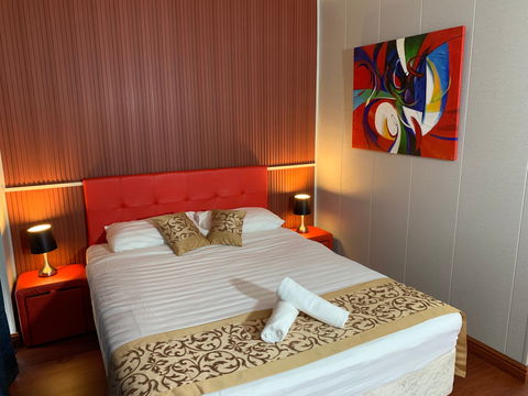 Albion Hotel-Motel Finley - Redcliffe Tourism 0