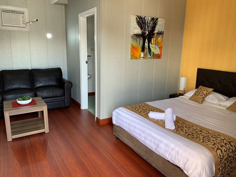 Albion Hotel-Motel Finley - Redcliffe Tourism 2