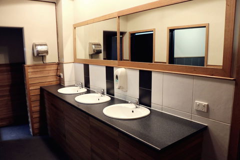 All Nations Hostel Melbourne - Redcliffe Tourism 2