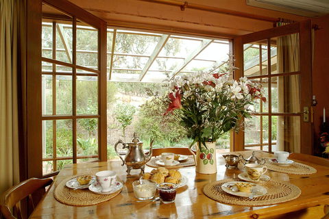 Amanda's Cottage 1899 - Redcliffe Tourism 1