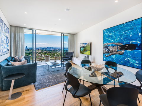 Aqua The Spectacular - Redcliffe Tourism 0