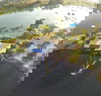 Cables Lodge Accommodation - Redcliffe Tourism