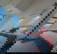 Cosy Corner Beach Apartment - Redcliffe Tourism