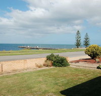 Jay Jay's Beach House - Redcliffe Tourism