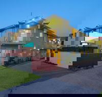 Martys at Little Beach - Redcliffe Tourism