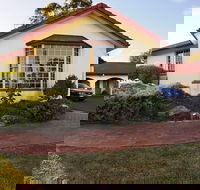 McNevins Warwick Motel and Gunyah Restaurant - Redcliffe Tourism