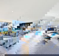 Neptune  Absolute Beachfront - Redcliffe Tourism