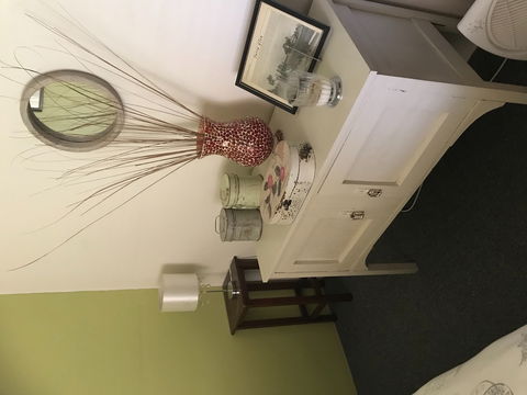 Anderl's Beach Cottage - Redcliffe Tourism 0