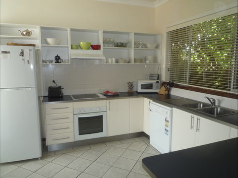 Apartments On-The-Park: 47  March - Redcliffe Tourism 2