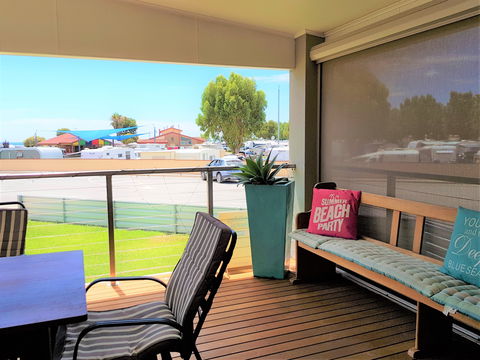 AVitamin Sea - Redcliffe Tourism 0