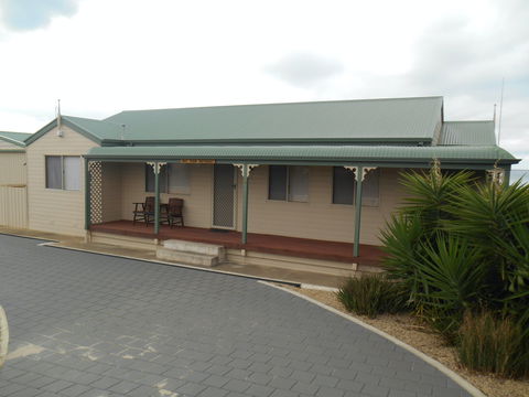 Bayview Retreat - Redcliffe Tourism 0
