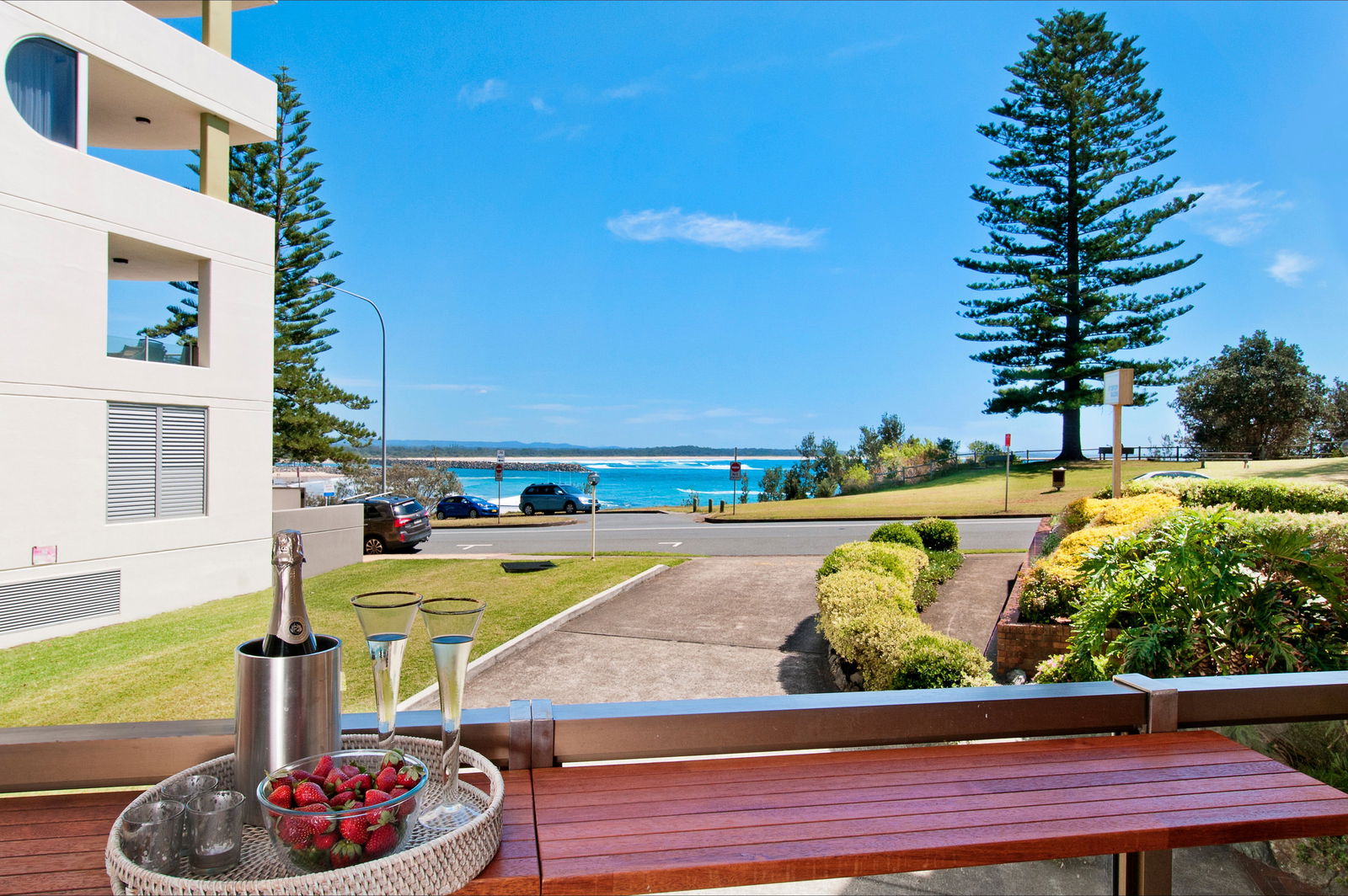 Flynns Beach ACT Redcliffe Tourism