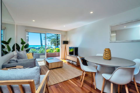 Bujerum Apartments On Burleigh - Redcliffe Tourism 2