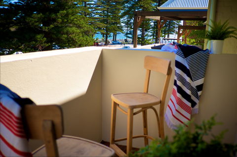 Cottesloe Artist's Beach Retreat - Redcliffe Tourism 0