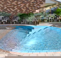 Highway Inn Motel - Redcliffe Tourism