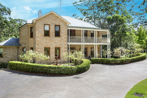 Le Chateau - Redcliffe Tourism 1