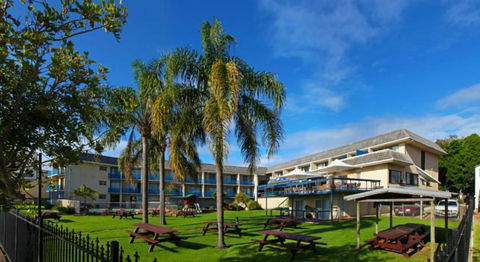 Mariners On The Waterfront - Redcliffe Tourism 0