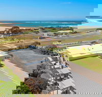 Peterborough House  Motel - Redcliffe Tourism