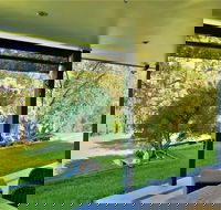 Stay Lakeside - Redcliffe Tourism