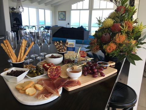 Taraki Lodge - Redcliffe Tourism 2