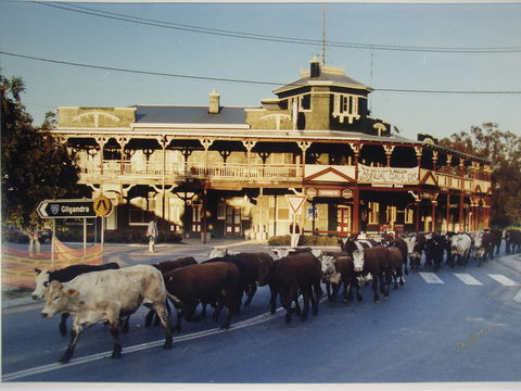 The Commercial Hotel Coonamble - Redcliffe Tourism 0