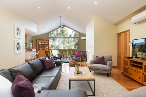 Wine Country Lodge - Redcliffe Tourism 2