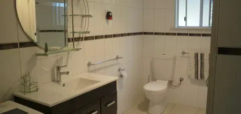 Aroundtu-It Eco Caravan Park - Redcliffe Tourism 3