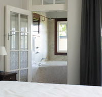 Caves House Hotel - Redcliffe Tourism