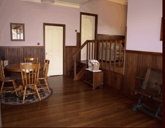 Pemberton Old Picture Theatre Holiday Apartments - Redcliffe Tourism 2