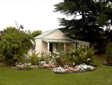 Creekside Cottages - Redcliffe Tourism 0