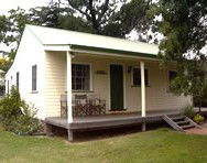 Creekside Cottages - Redcliffe Tourism 3