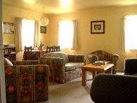 Creekside Cottages - Redcliffe Tourism 4