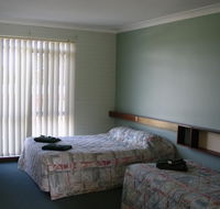 Walpole Hotel Motel - Redcliffe Tourism