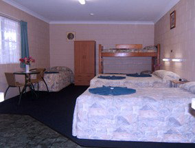 Whitsunday Palms Motel - Redcliffe Tourism 2