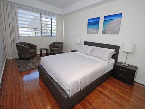 Gallery Suites - Redcliffe Tourism 3