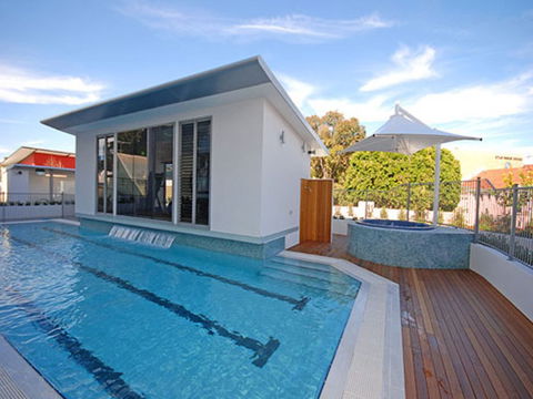 Gallery Suites - Redcliffe Tourism 5
